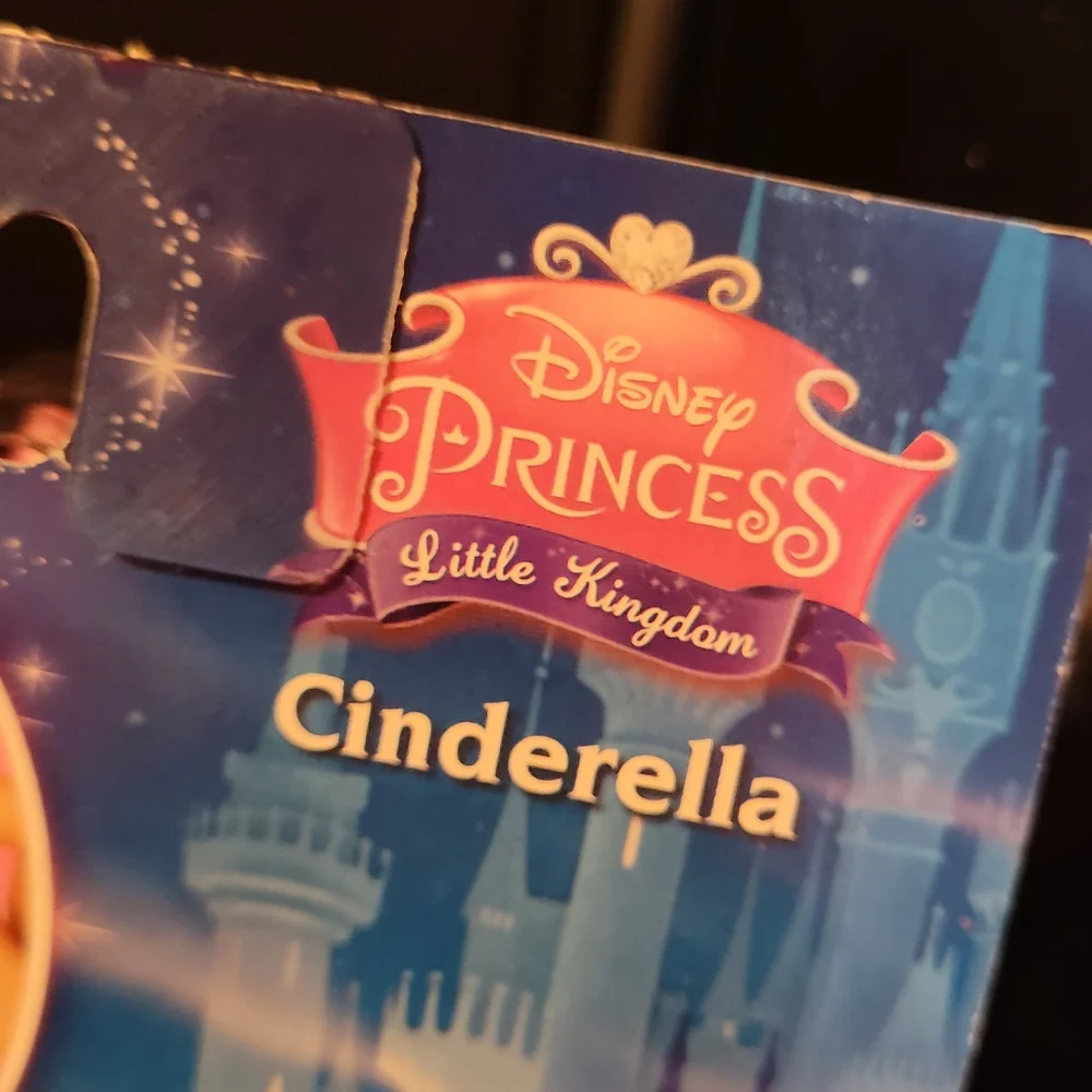 Disney Princess Cinderella - Picture 7 of 10